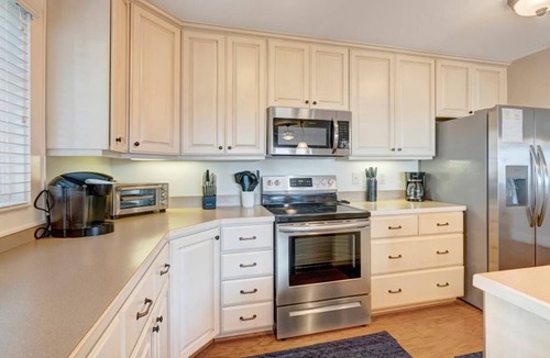 Banner Elk Condo | Grand Oaks RC4- Mountain Views, Echota on the Ridge Gated Resort, Indoor/Outdoor Pools and Hot Tu.