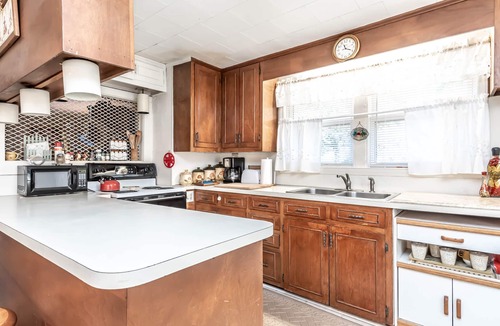 Morganton House | Granny's Place - Historic Country Cottage- PET FRIENDLY!