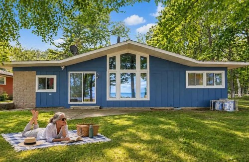 Au Gres House | Grannys Cabin