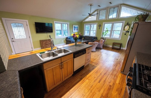 Black Mountain House | Great front porch! Walk to downtown.