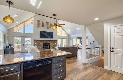Hayesville House | Great Lake Escape by Chatuge Home Concierge Lakefront, private dock with boat slip, hot tub, fire pit