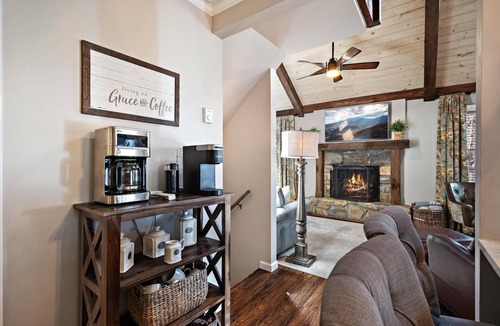 Beech Mountain House | Great Location/100 yd. to lift, Club Member, Walk To Resort & Fire pit!