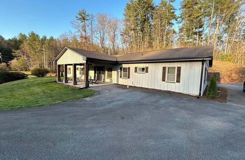 Andrews House | Great vacation home for your next adventure. Located in Andrew’s North Carolina.
