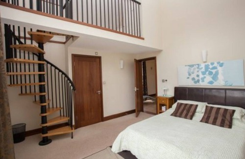 Crediton House | Greatstone Barn · Great Gutton Farm