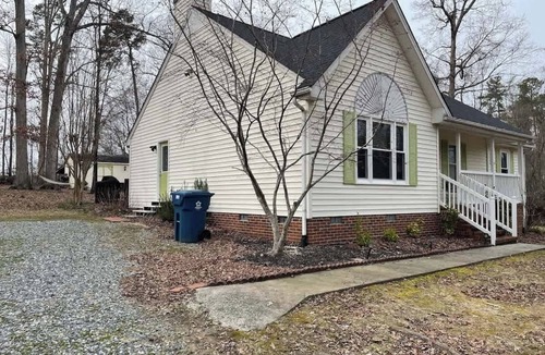 Pleasant Garden House | Greensboro Getaway:Hot Tub/K Bed/Hammock/Firepit