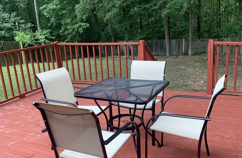 Greensboro House | Greensboro's Hidden Gem 3bd/1.5bth Cozy Clean Home