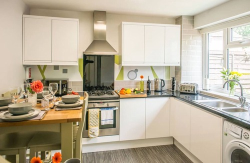 Tatenhill House | Greswold House · Comfy 3-Bed House near city centre, sleeps 6