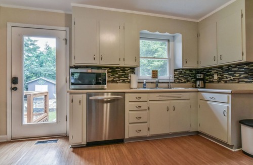 Black Mountain House | Grey Eagle Cottage with Hot Tub in Black Mountain