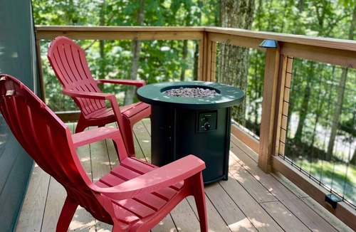 Beech Mountain Cabin | Grizzly Inn, a cozy, pet friendly Beech Mountain cabin