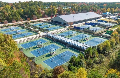 Cary House | Groovy Cary Crib - Pickleball, Pets & Plug-In 4 EV