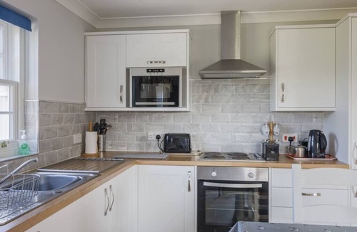 Horncastle House | Group Accommodation for 18, Bainvalley Cottages
