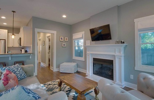 Hope Gardens House | Groups Welcome | Pet-Friendly Near DT Nashville