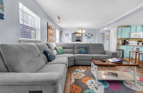 Spindrift Banks House | Guest Favorite- walk to the beach!