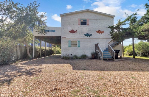 Spindrift Banks House | Guest Favorite- walk to the beach!