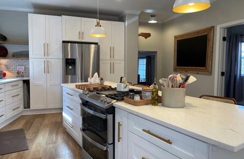 Clemmons Apartment | Guest House at Tall Tree Manor