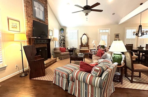 Jamestown House | Guest House In Jamestown, central to High Point and Greensboro