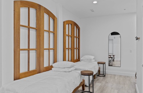 Topsail Beach Hotel | Guest House Topsail - Two Bedroom Suite in hotel on Topsail Beach, North Carolina