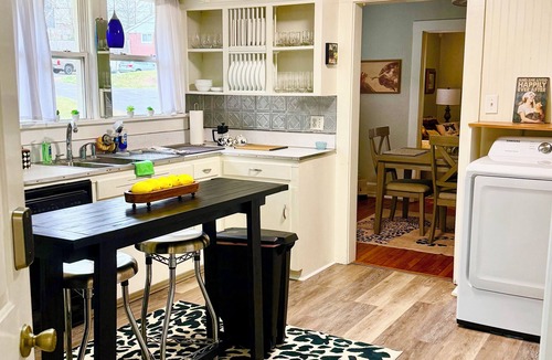 Woodfin Cottage | Guests Rave: Super Clean -Pet Lover’s Dream