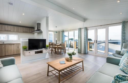 Holywell House | Gull Rocks Beach Lodges