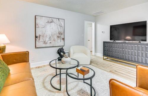 High Point House | half Mi to High Point University Quaint Abode!