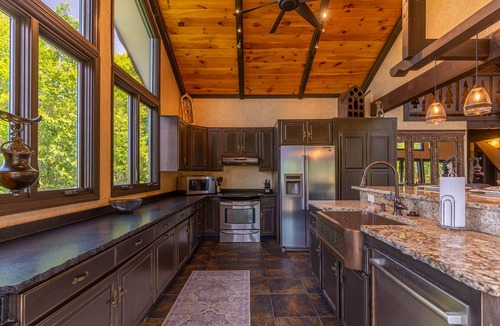 Beech Mountain House | Halftime Haus - 5BR ski in/ski out on Beech. Beautiful views, high end updates, perfect location!