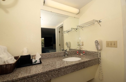 Arlington Hotel | Hamilton Inn Jonesville NC