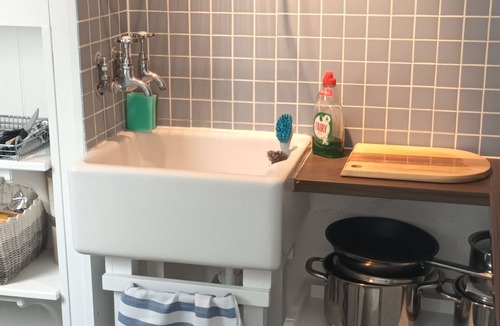 Hammersmith Broadway Apartment | Hammersmith Central Studio for 2
