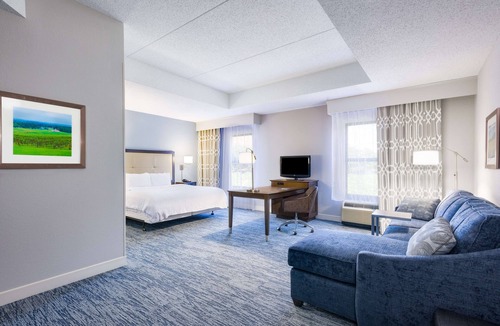 Mount Airy Hotel | Hampton Inn Mount Airy