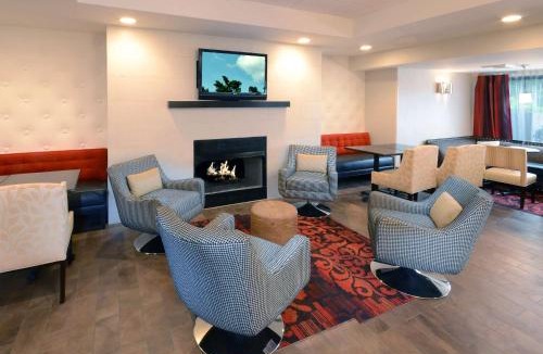 Northeast Raleigh Hotel | Hampton Inn Raleigh Capital Blvd North