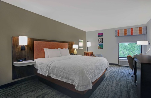 South Salisbury Hotel | Hampton Inn Salisbury