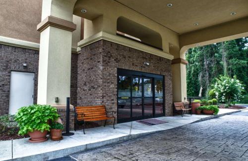 Pine Forest Hotel | Hampton Inn Spring Lake Fayetteville
