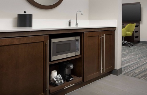 Charlotte Hotel | Hampton Inn & Suites Charlotte Airport Lake Pointe
