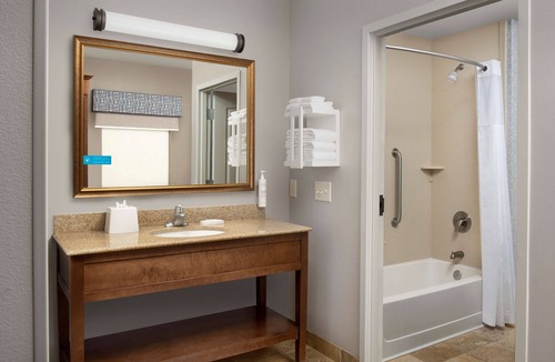 Holly Springs Hotel | Hampton Inn & Suites Holly Springs