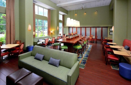 Huntersville Hotel | Hampton Inn & Suites Huntersville