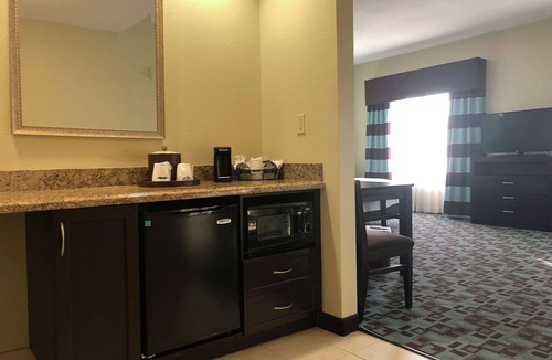 Pennington Bend Hotel | Hampton Inn & Suites Nashville @ Opryland
