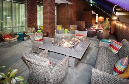 Glenwood South Hotel | Hampton Inn & Suites - Raleigh Downtown