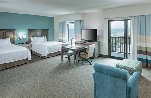 Carolina Beach Hotel | Hampton Inn & Suites Carolina Beach Oceanfront