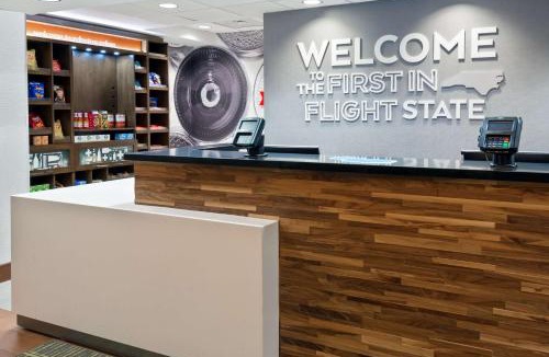 Winston - Salem Hotel | Hampton Inn & Suites Winston-Salem/University Area