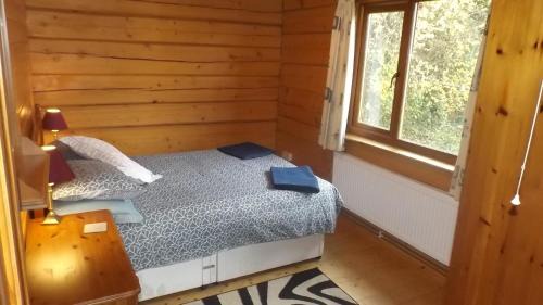 Offenham House | Hand built log cabin at Avonvale Holiday Lodges