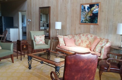 Westfield House | Hanging Rock Cabin at Luna's Trail