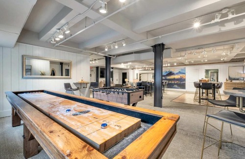 Downtown Nashville Apartment | Hangover Easy Suite 6BR by Maddox Hotel