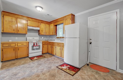 Fairfax House | Hank And Margie's Place, TOO