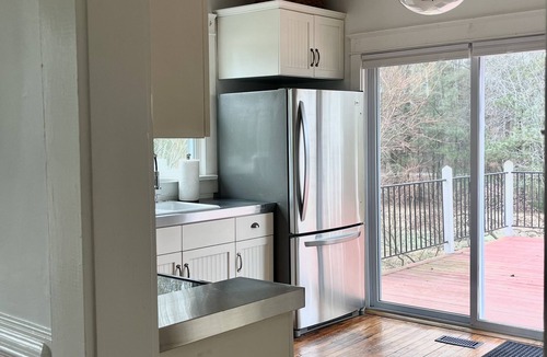 Raleigh Other | Hanks Farm 🖤- Sleeps 5, 1930s farm 1.5 acres ,Charming Cozy ,Events, Pets ok