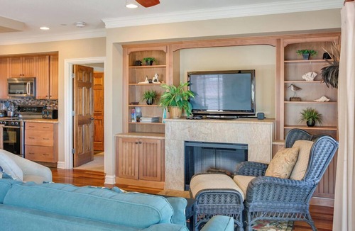 Kill Devil Hills Condo | Happy Days: Oceanfront Condo, Pool, Terrace