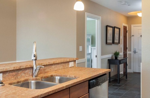 Kill Devil Hills Condo | Happy Days: Oceanfront Condo, Pool, Terrace