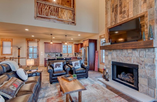 Elk Park Cabin | Happy Trails - Pet friendly Eagles Nest with view, hot tub, fire pit