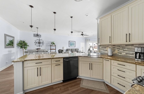 Cornelius Condo | Harbor View - Lake Norman Vacation Condo Rental - Dog Friendly!