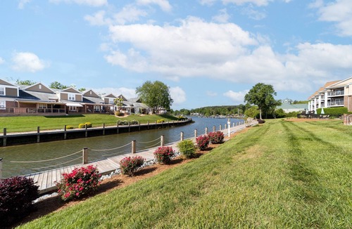 Cornelius Condo | Harbor View - Lake Norman Vacation Condo Rental - Dog Friendly!