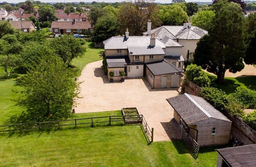 Sturminster Marshall House | Harbour Escapes | Charming Cottage with an acre in Dorset Countryside