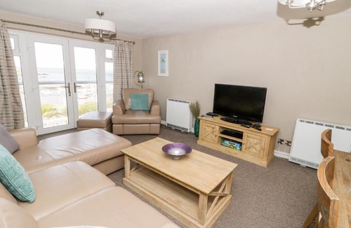 Cemaes Bay Apartment | Harbour View
